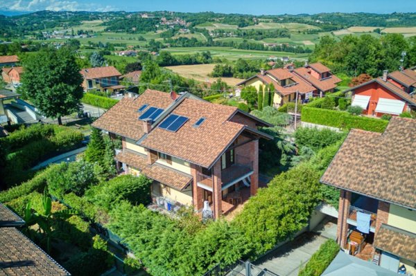 casa indipendente in vendita a Chieri in zona Airali