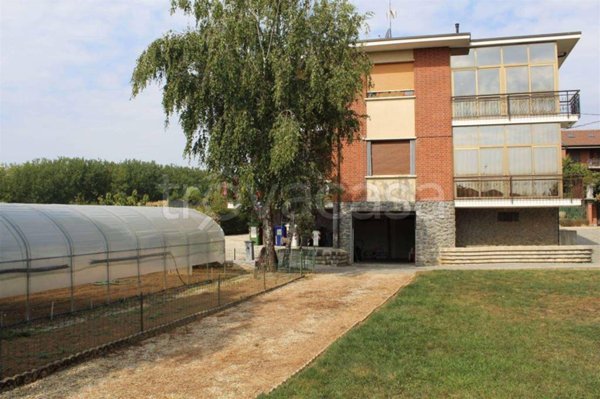 appartamento in vendita a Chieri in zona Roaschia