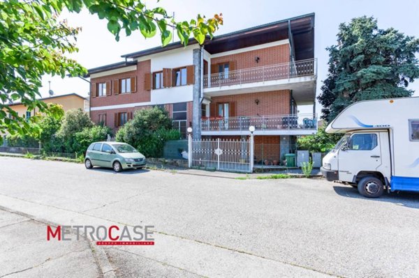 appartamento in vendita a Chieri in zona Pessione