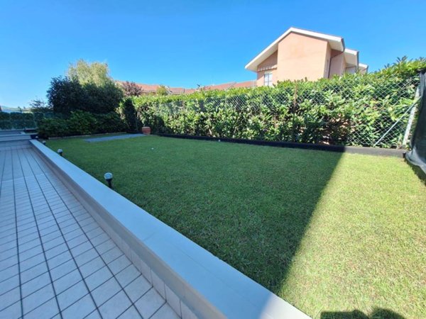 appartamento in vendita a Chieri in zona Roaschia