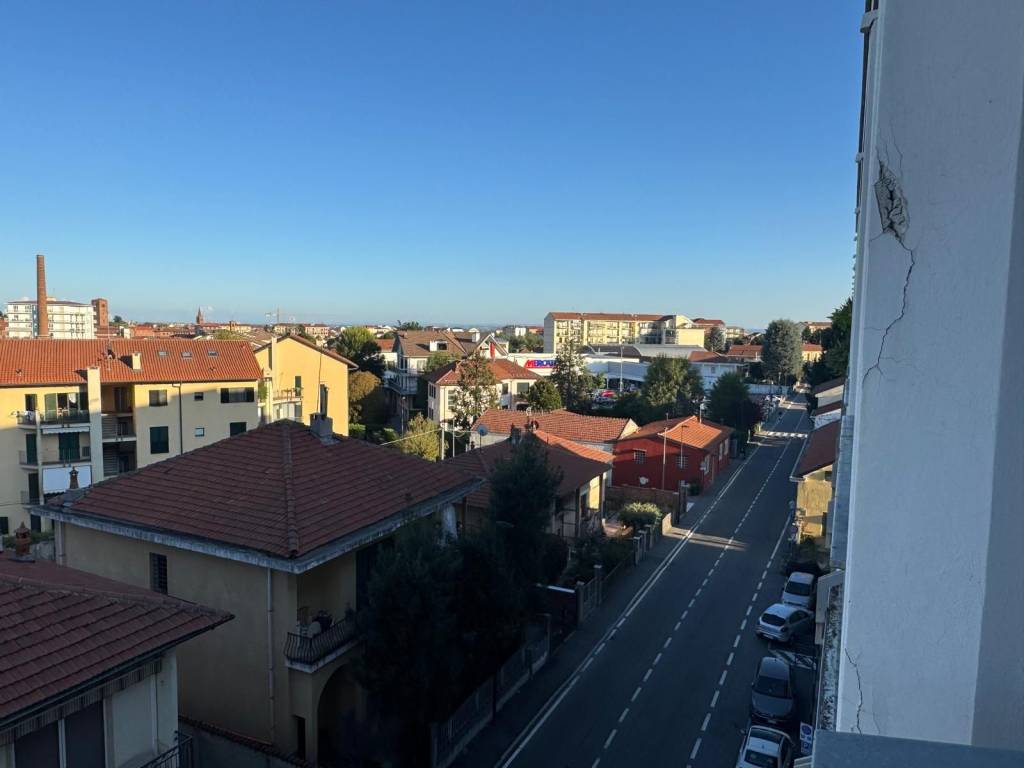 appartamento in vendita a Chieri in zona Roaschia