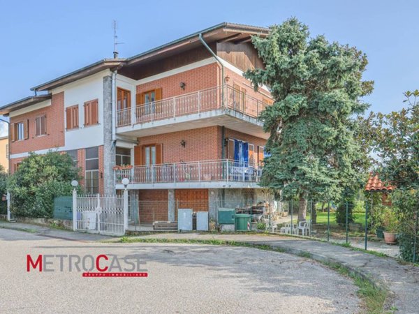 appartamento in vendita a Chieri in zona Pessione