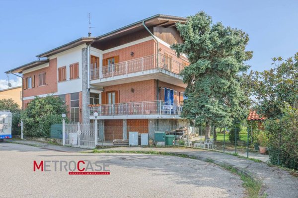 appartamento in vendita a Chieri in zona Pessione
