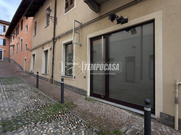 negozio in vendita a Chieri