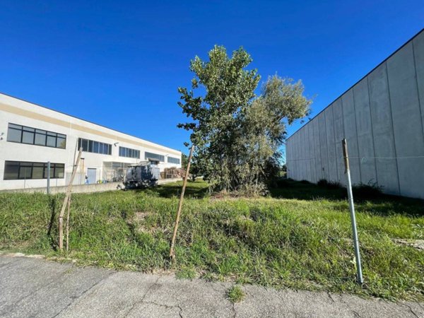 terreno edificabile in vendita a Chieri