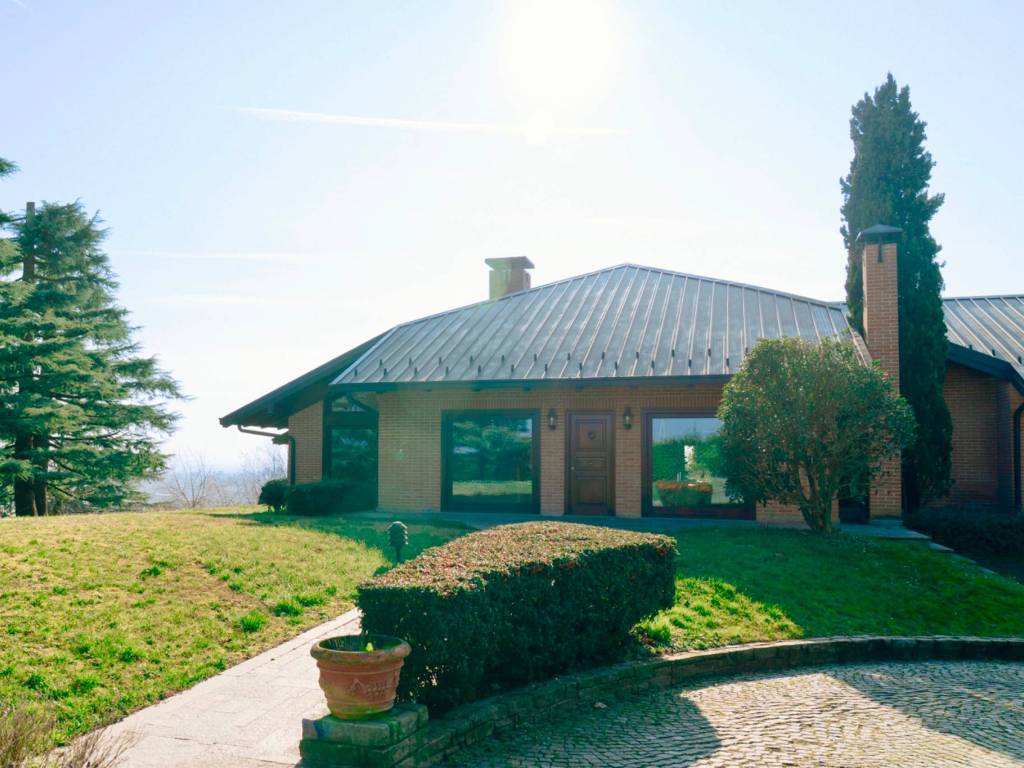 casa indipendente in vendita a Chieri in zona Roaschia