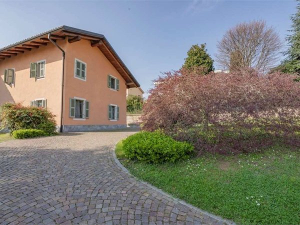 appartamento in vendita a Chieri in zona Roaschia