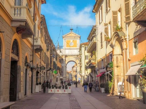 negozio in vendita a Chieri