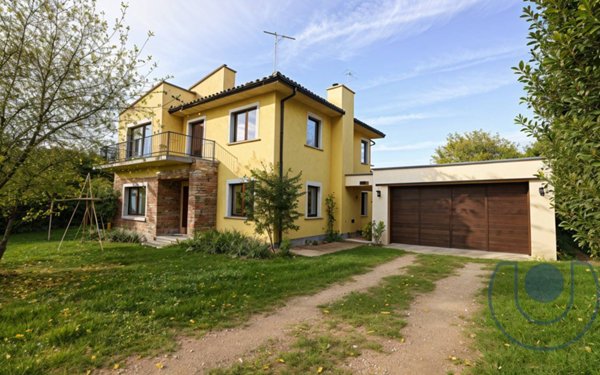 casa indipendente in vendita a Chieri