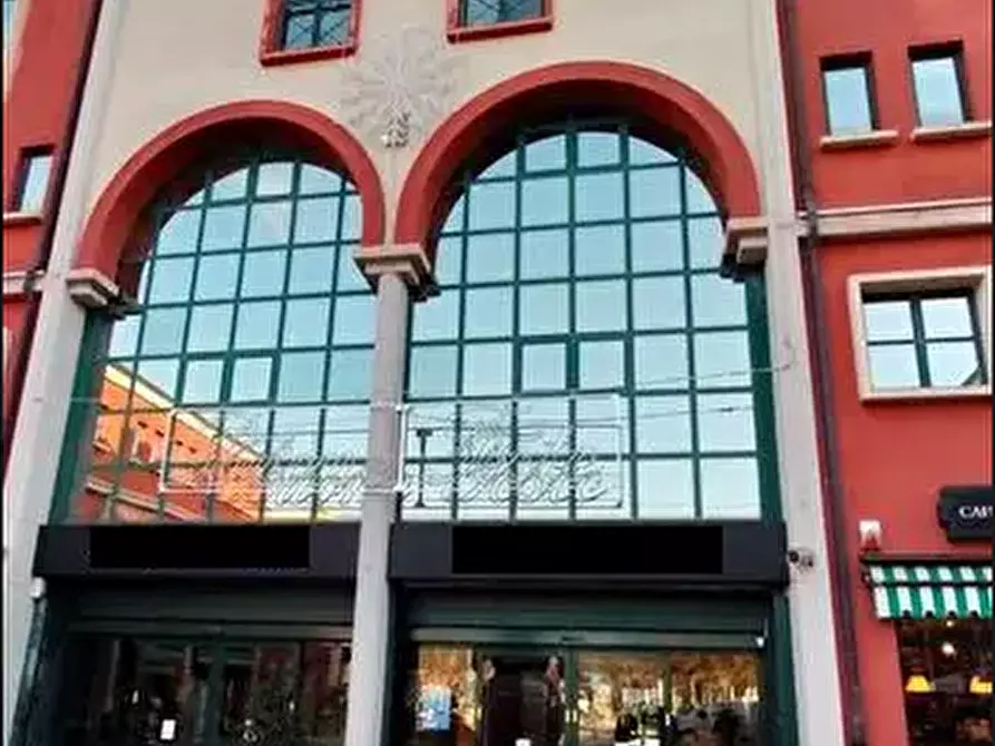 negozio in vendita a Chieri