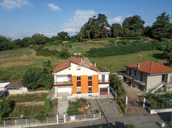 casa indipendente in vendita a Chieri