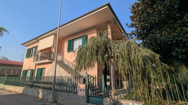 casa indipendente in vendita a Chieri