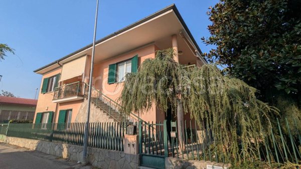 casa indipendente in vendita a Chieri