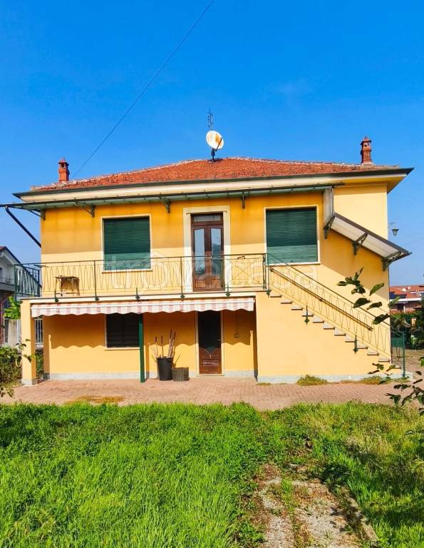 casa indipendente in vendita a Chieri
