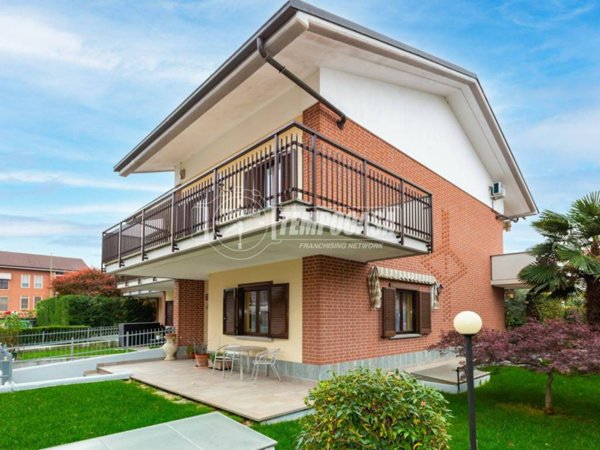 casa indipendente in vendita a Chieri