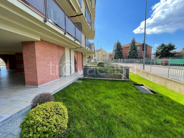 appartamento in vendita a Chieri in zona Roaschia