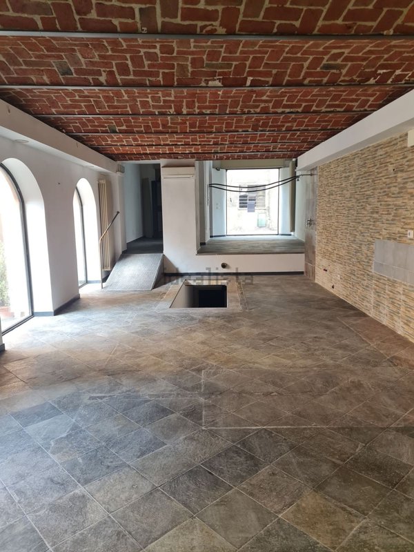 negozio in vendita a Chieri
