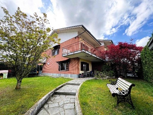 casa indipendente in vendita a Chieri