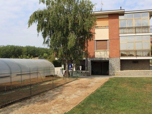 appartamento in vendita a Chieri in zona Roaschia