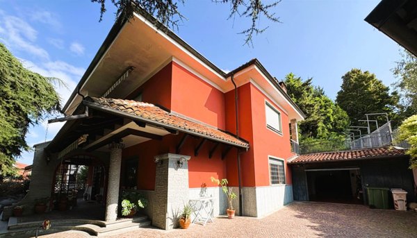 casa indipendente in vendita a Chieri