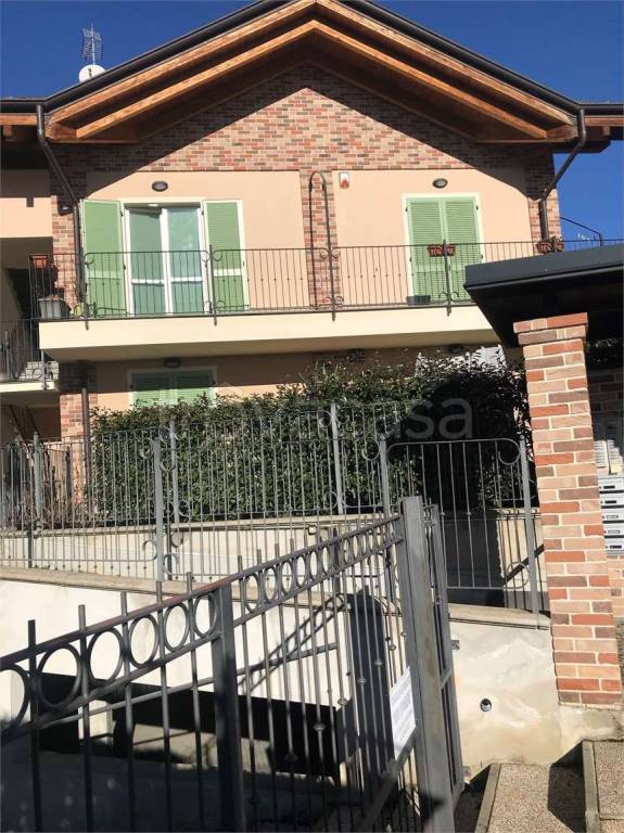 appartamento in vendita a Chieri in zona Canarone
