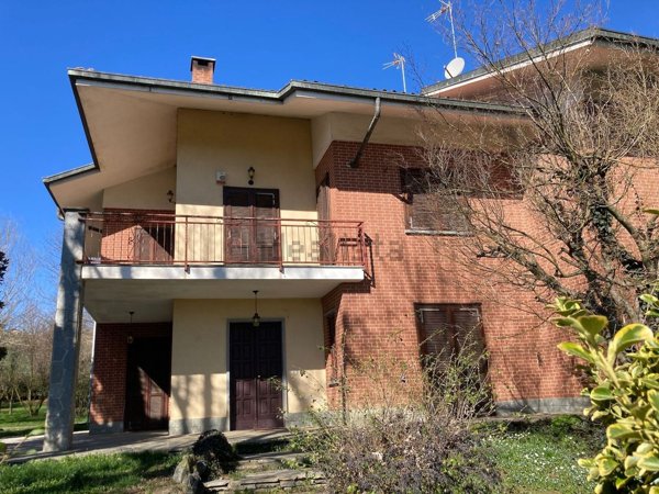 casa indipendente in vendita a Chieri in zona Airali