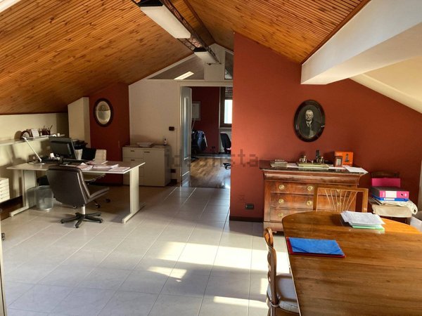 ufficio in vendita a Chieri