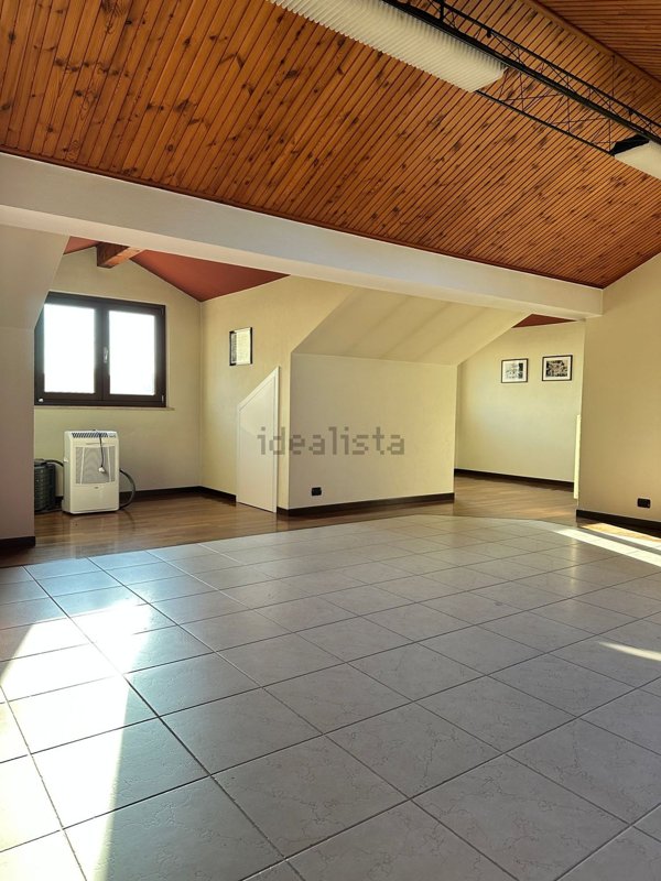 ufficio in vendita a Chieri