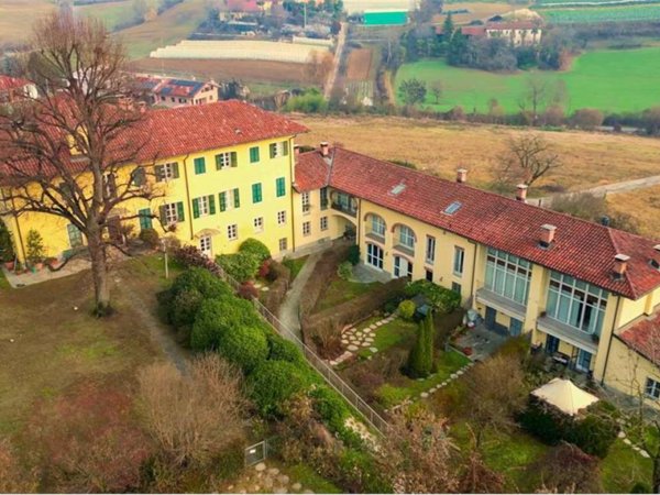 casa indipendente in vendita a Chieri in zona Roaschia
