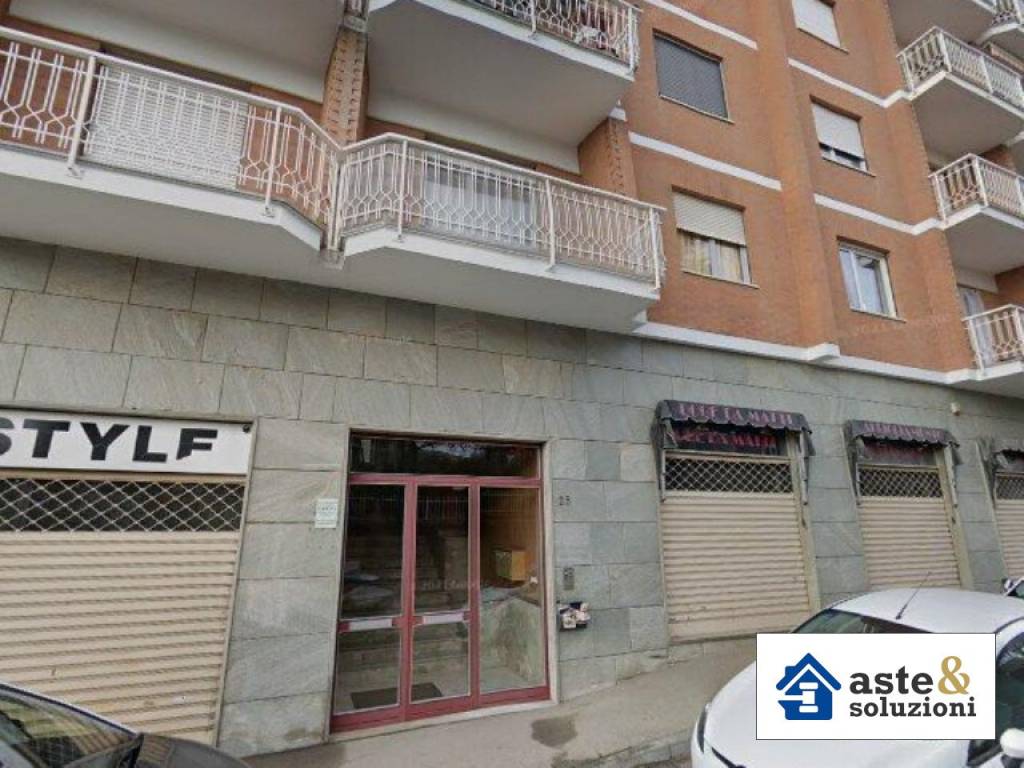 negozio in vendita a Chieri