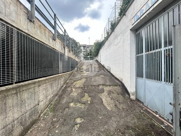 locale di sgombero in vendita a Chieri