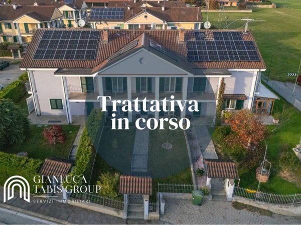 casa indipendente in vendita a Chieri in zona Pessione
