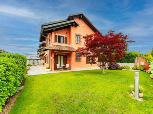casa indipendente in vendita a Chieri
