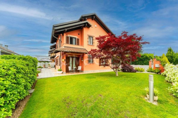 casa indipendente in vendita a Chieri