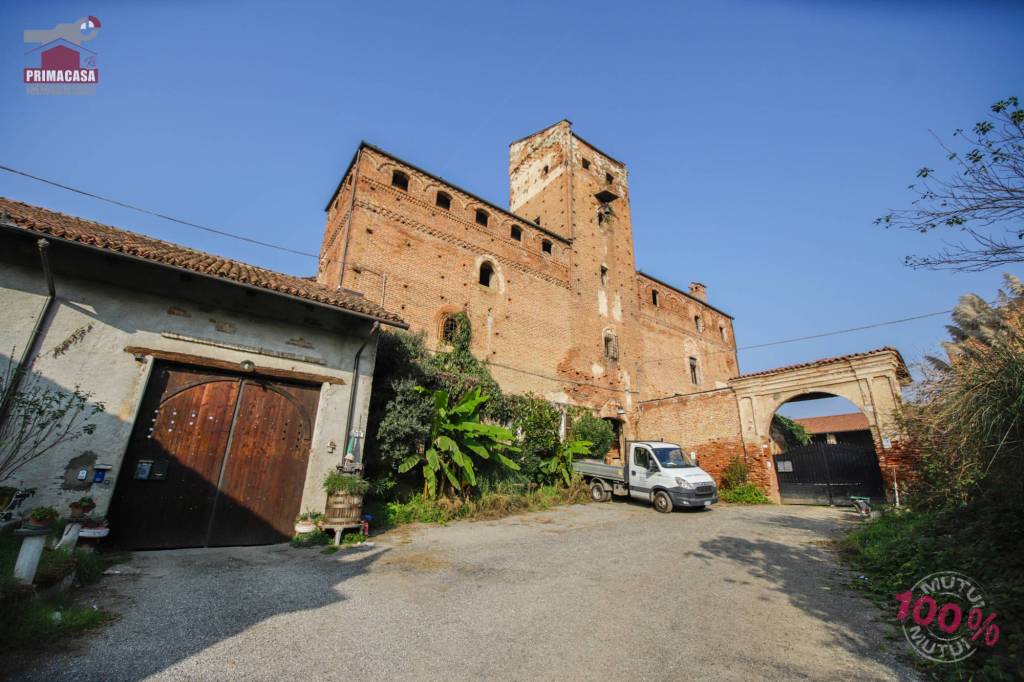 negozio in vendita a Chieri in zona Fontaneto