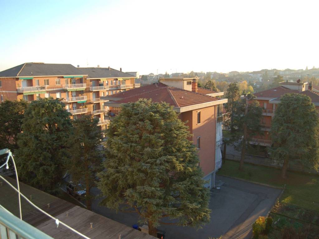 appartamento in vendita a Chieri in zona Roaschia