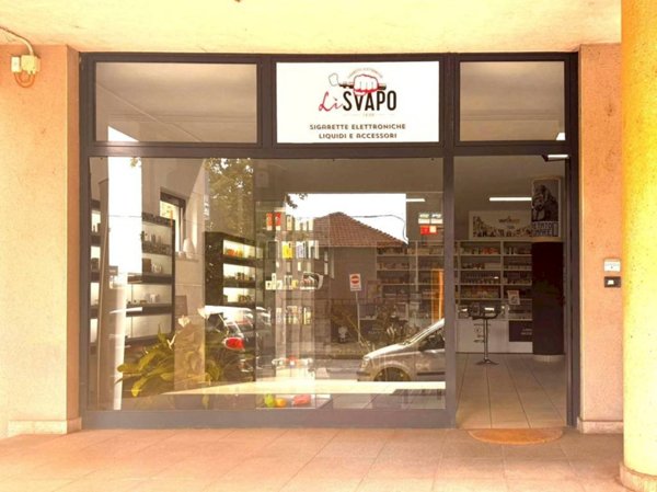 locale commerciale in vendita a Chieri