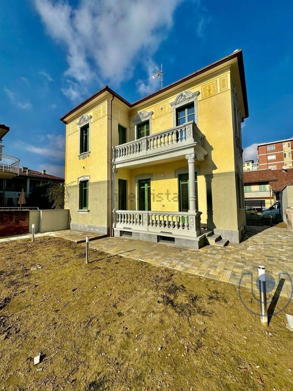 casa indipendente in vendita a Chieri