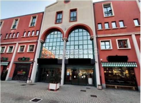 negozio in vendita a Chieri