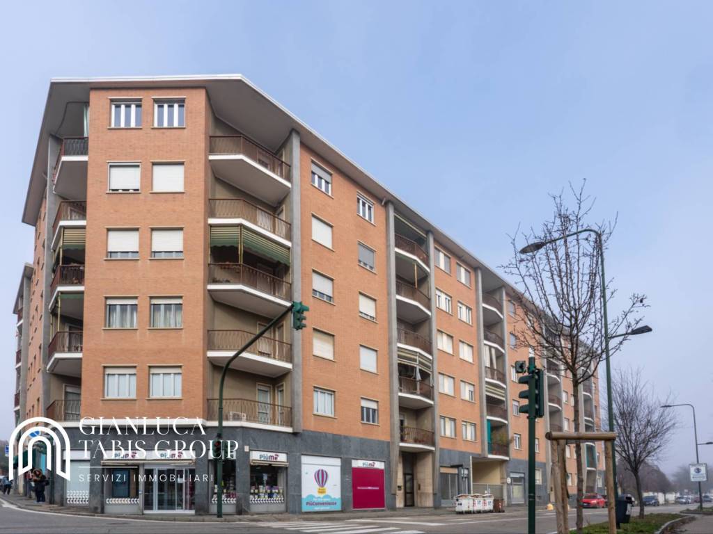 appartamento in vendita a Chieri in zona Roaschia