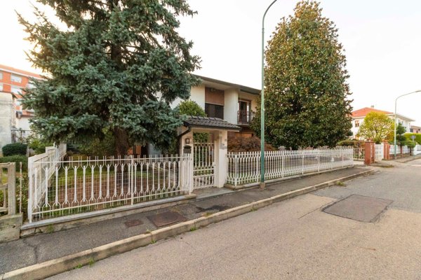 casa indipendente in vendita a Chieri