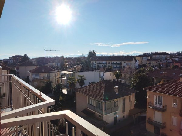 appartamento in vendita a Chieri in zona Roaschia