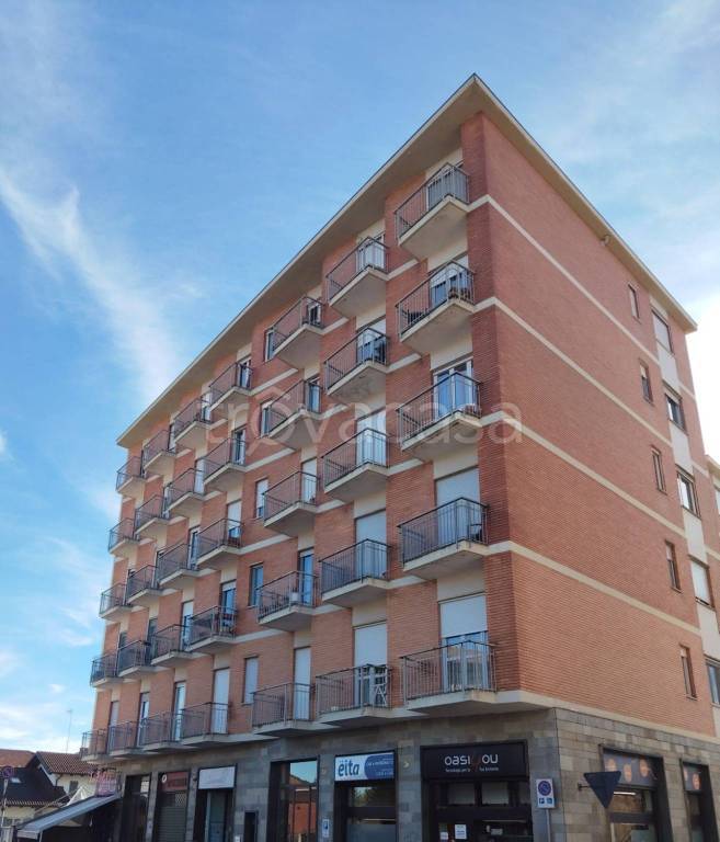 appartamento in vendita a Chieri in zona Roaschia