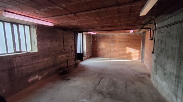 locale commerciale in vendita a Chieri