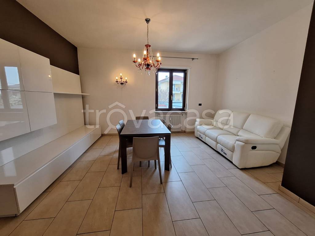 appartamento in vendita a Chieri in zona Pessione