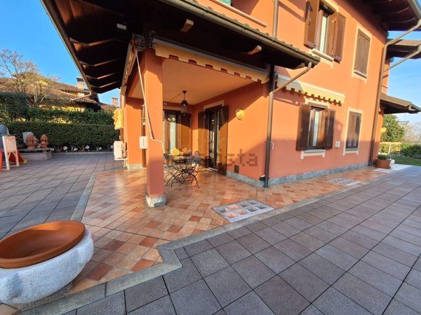 casa indipendente in vendita a Chieri