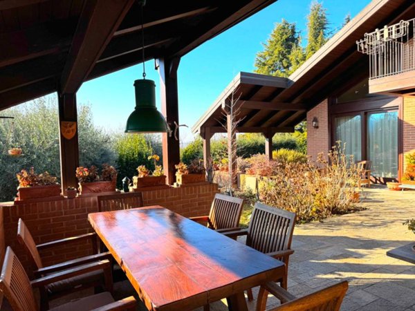 casa indipendente in vendita a Chieri in zona Roaschia