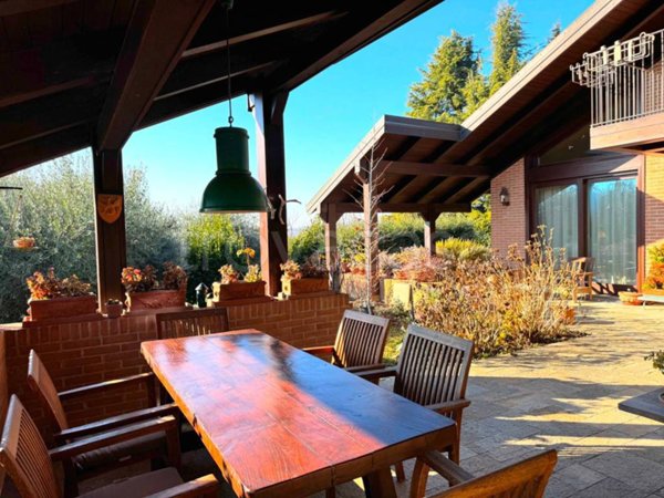 casa indipendente in vendita a Chieri in zona Roaschia