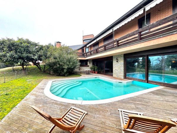 casa indipendente in vendita a Chieri in zona Roaschia