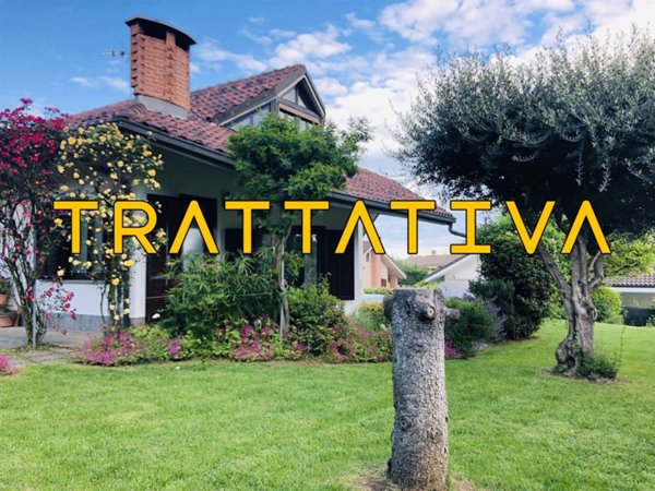 casa indipendente in vendita a Chieri in zona Roaschia